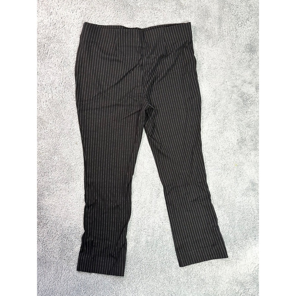 Chicos Black & gray seasonless pointe pinstripe ankle crop pant 1/P pull on